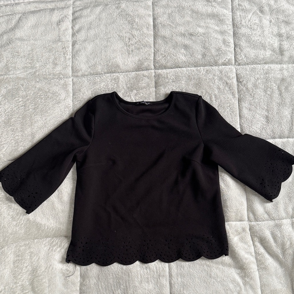 ⚠️SHEIN Black Scalloped Sleeve Blouse⚠️